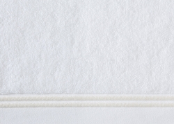 Sferra Aura Bath Towels - White / Ivory
